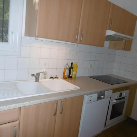 8 Pers, Proche Plage, Terrasse, Secteur Calme, Animaux Ok, - Fr-1-796-67 Holiday home *