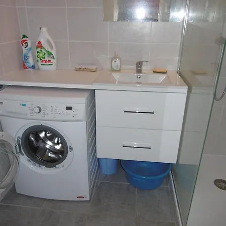 8 Pers, Proche Plage, Terrasse, Secteur Calme, Animaux Ok, - Fr-1-796-67 Holiday home