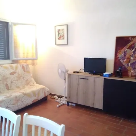 8 Pers, Proche Plage, Terrasse, Secteur Calme, Animaux Ok, - Fr-1-796-67 Holiday home *