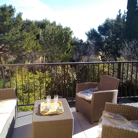 8 Pers, Proche Plage, Terrasse, Secteur Calme, Animaux Ok, - Fr-1-796-67 Holiday home *